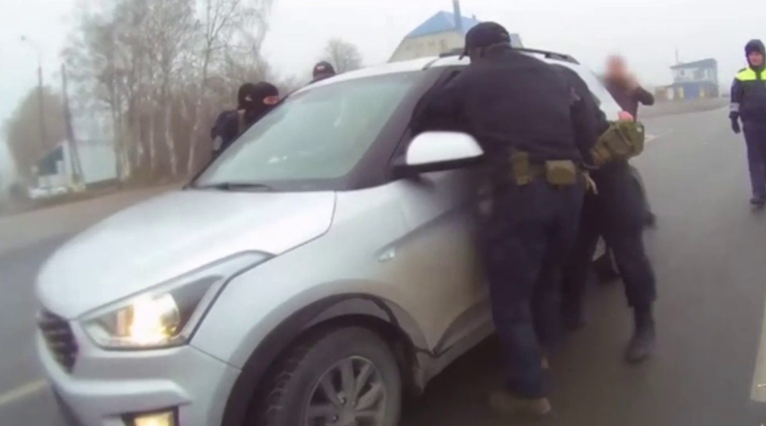 Саратовская ОПГ на катере подплывала к элитным коттеджам: у хозяев похищали премиальные часы и виниловые пластинки